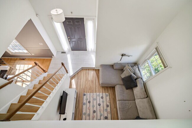 Foto del edificio - 2462 E Towne Blvd