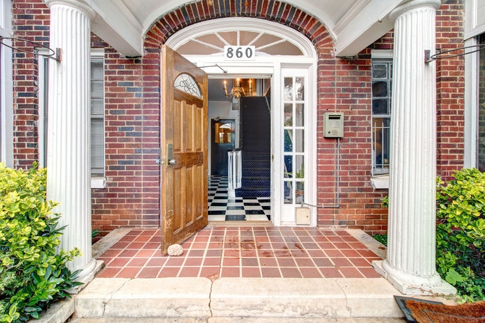 Charming 2-Bedroom Apartment in the Heart ... - Charming 2-Bedroom Apartment in the Heart ...