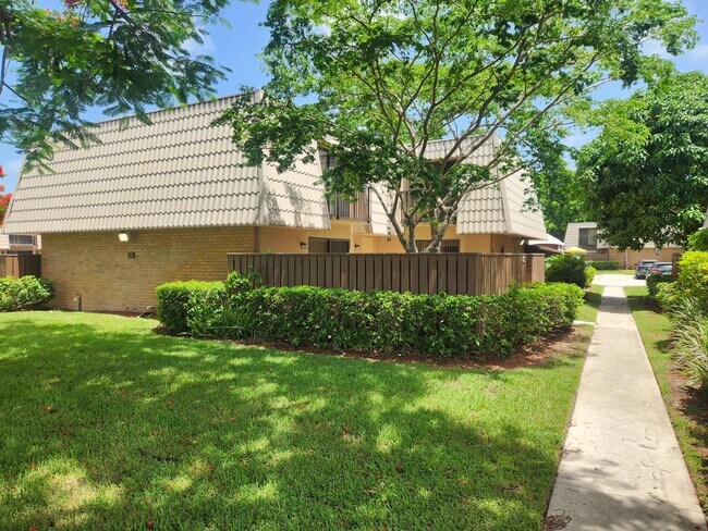 Building Photo - 5609 56th Way