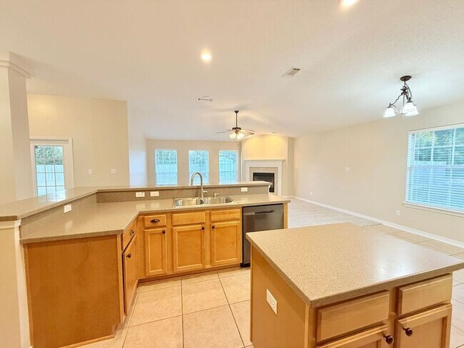 Building Photo - 5659 Tiger Woods Dr