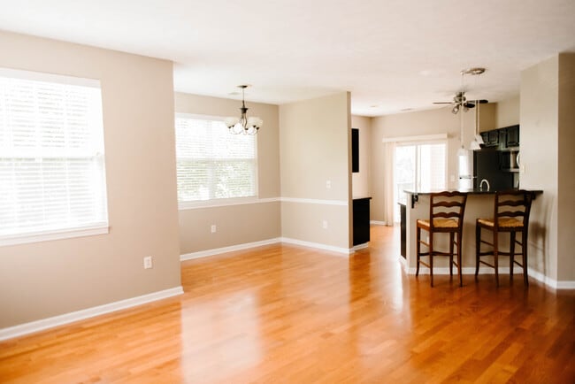 Building Photo - 1422 Eagle Pointe Dr