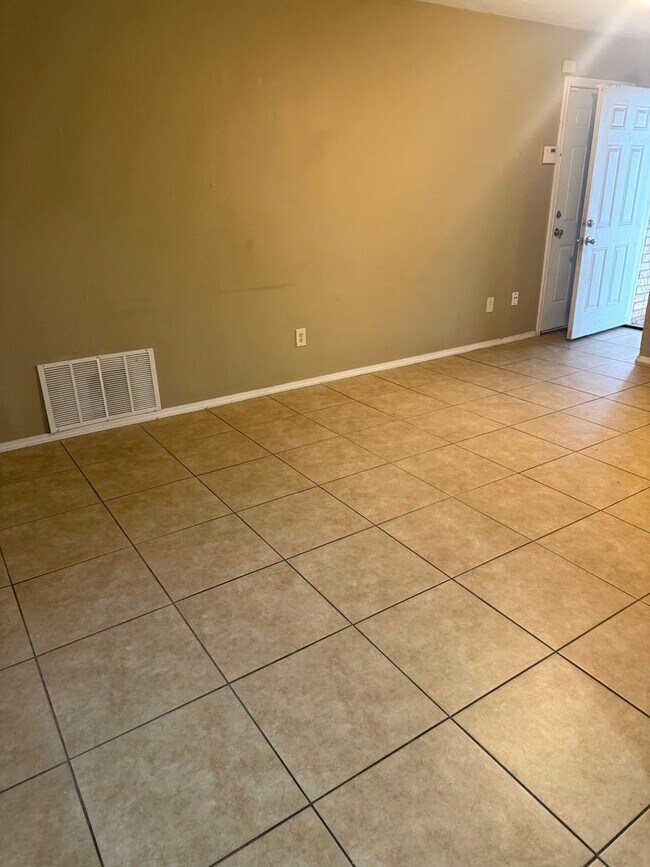 Foto del edificio - 1128 N Eagle Ln