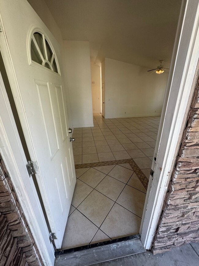 Foto del edificio - 3 bedroom | 2 bathroom | Single family hom...