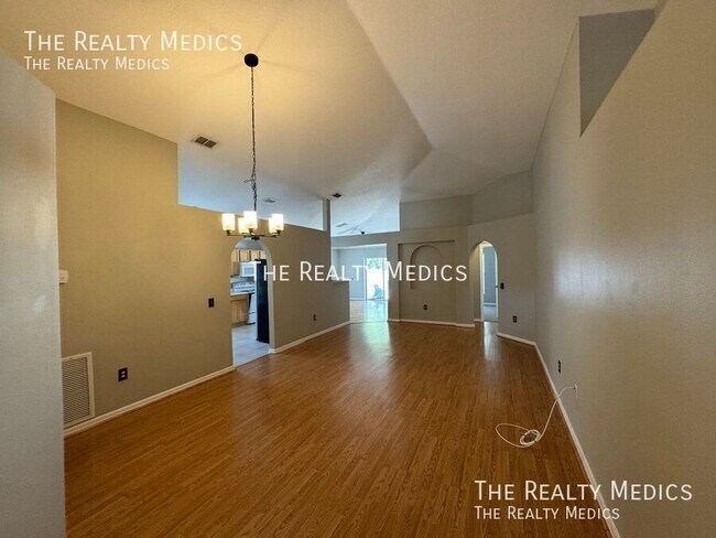 Foto del edificio - 130 Wheatfield Cir