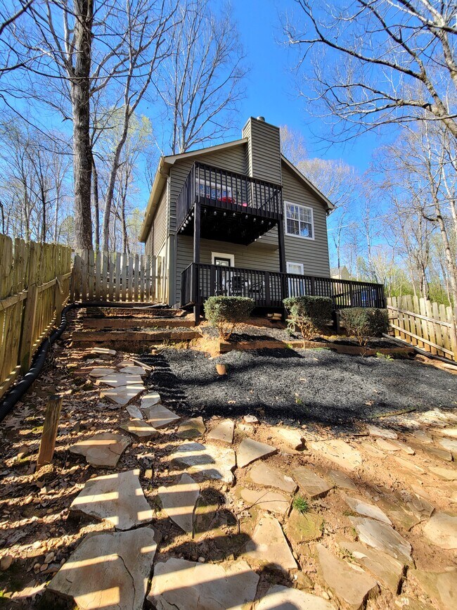 Building Photo - 6335 Akins Way