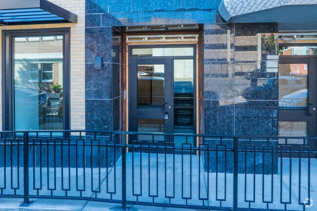 Entrada - Trade Center Apartments