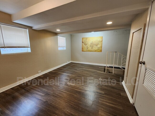 Foto del edificio - 3045 Glencoe St