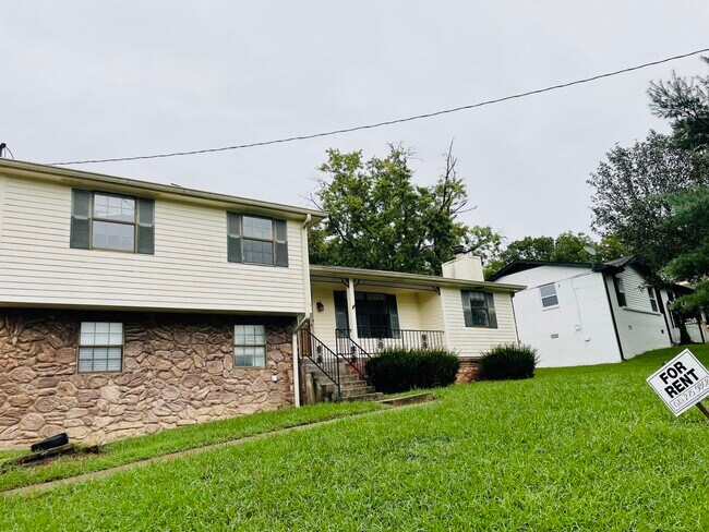 Building Photo - 3108 Rollingstone Dr