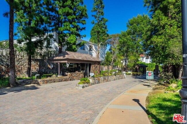 Foto del edificio - 12001 Crest Ct