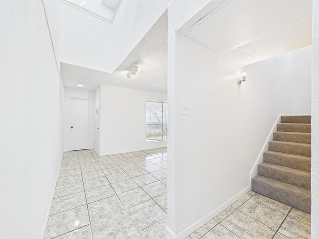 Foto del edificio - 781 Country Pl Dr