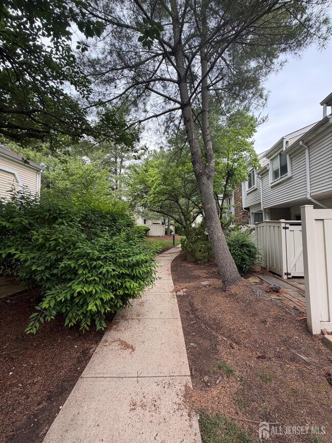 Foto del edificio - 1034 Schmidt Ln