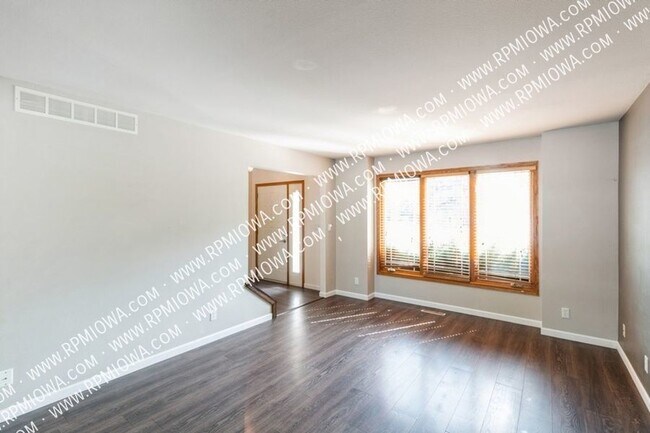 Building Photo - FINISHED BASEMENT WITH FENCED YARD-LEASE E...