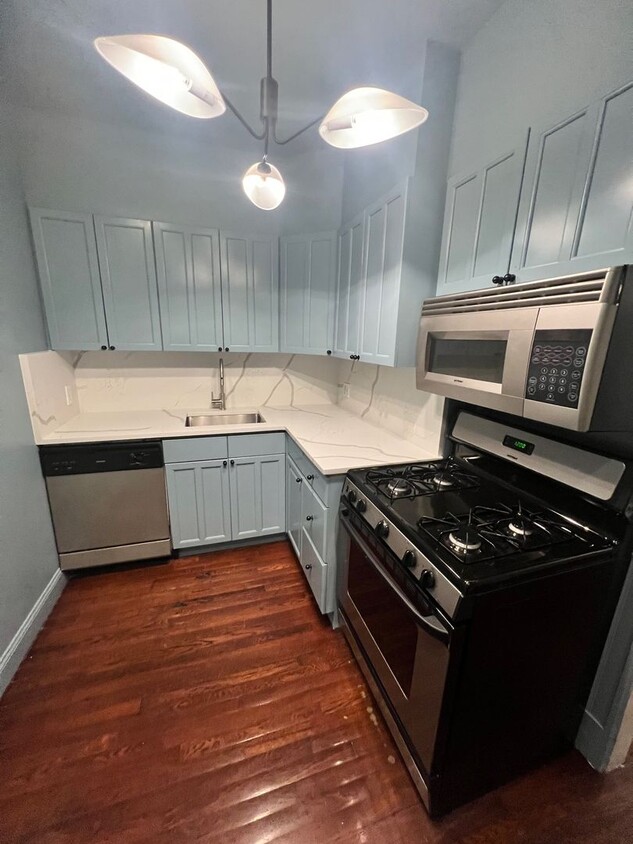 Foto principal - Cozy Allston one bedroom apartment available