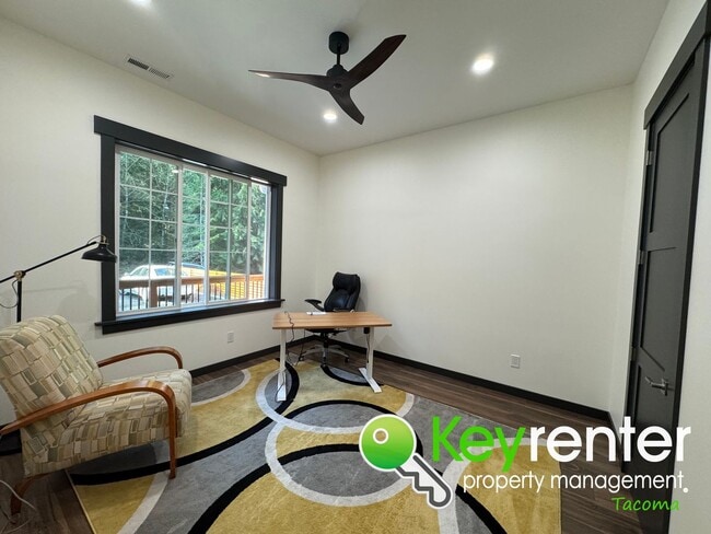 Building Photo - Brand New Magnificent 4bed/3bath Luxurious House in Lakebay!