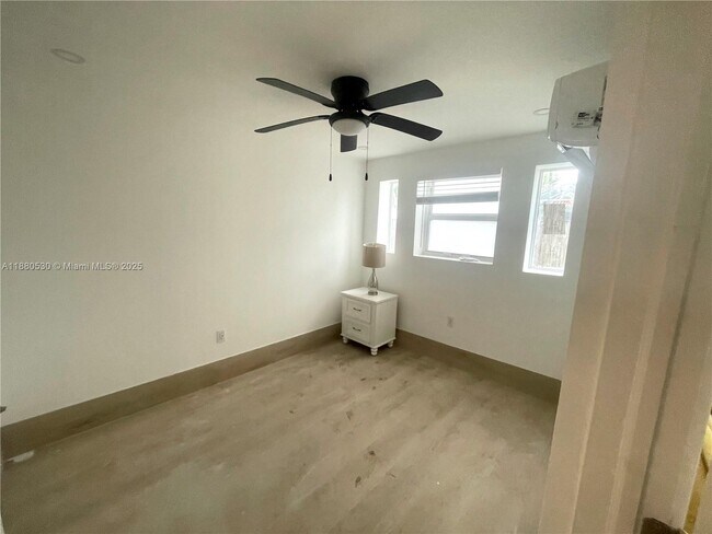 Foto del edificio - 817 Tyler St