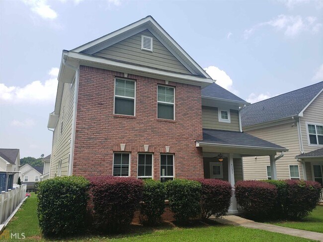 Building Photo - 4297 Ben Hill Rd