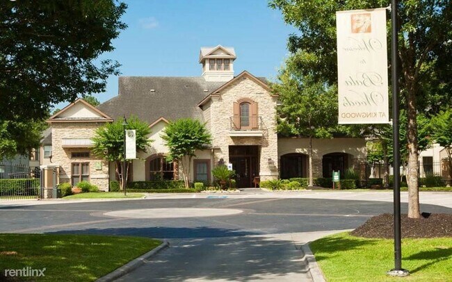 Foto del edificio - 2 br, 2 bath Condo - 23200 Forest North Dr...