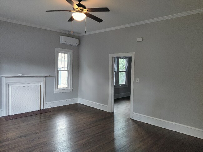 Building Photo - 606 S Buchanan Blvd