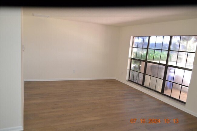Building Photo - 13513 Lake Magdalene Dr