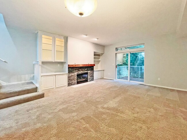 Building Photo - 2245 Creekside Ct