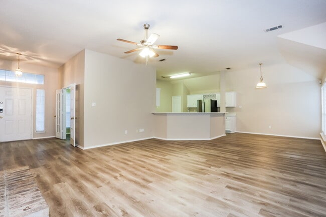 Building Photo - 216 Stone Creek Blvd