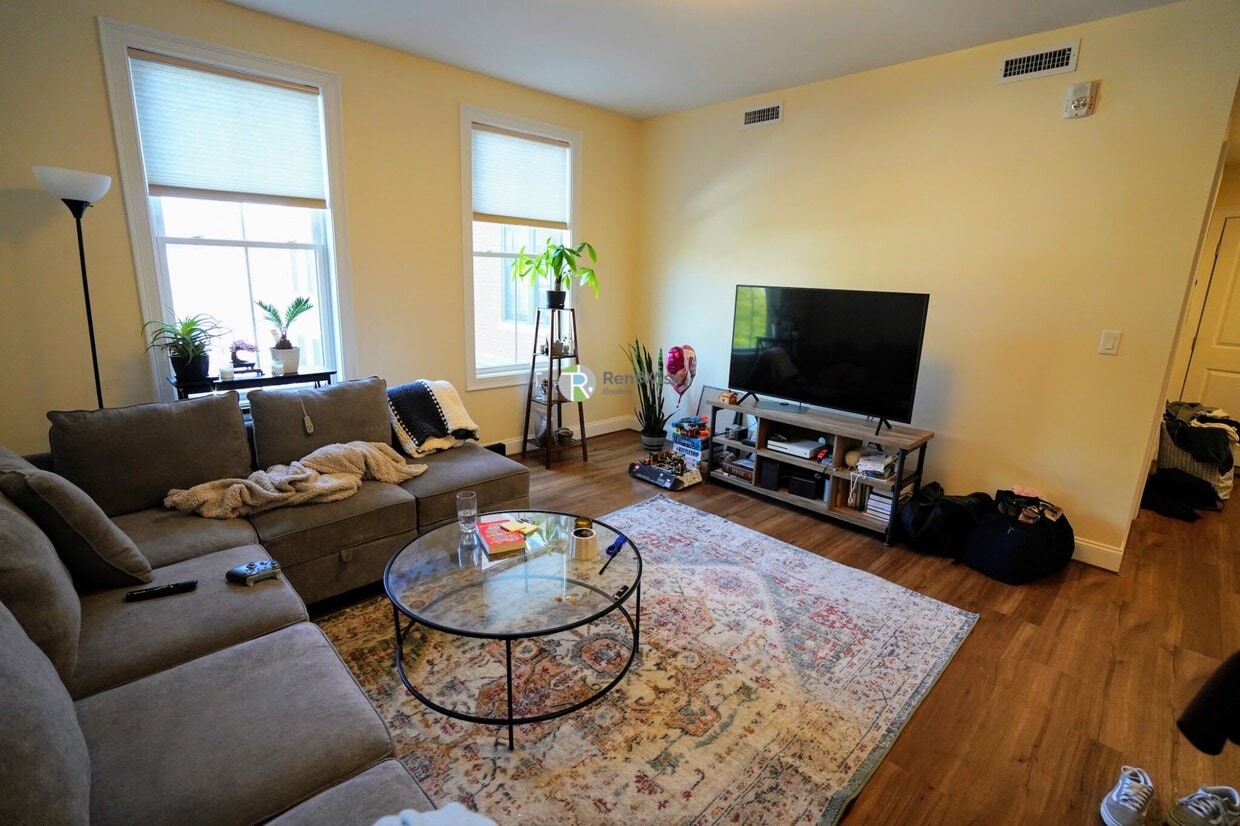 Photo - 315 Broadway Unit 209