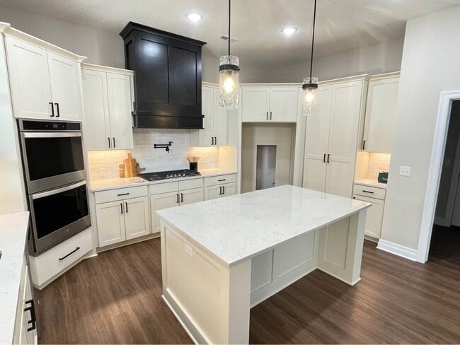 Building Photo - 4670 W Emerald Bay Ct