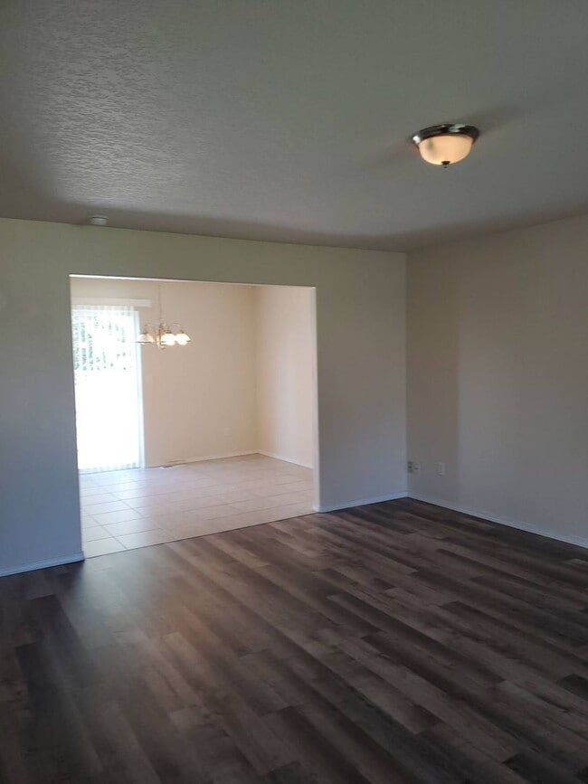 Building Photo - 460 Laguna Dr