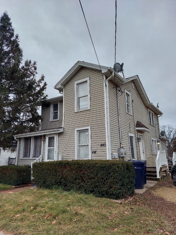 443 N Pearl St, Janesville, WI 53548 Apartment for Rent in Janesville