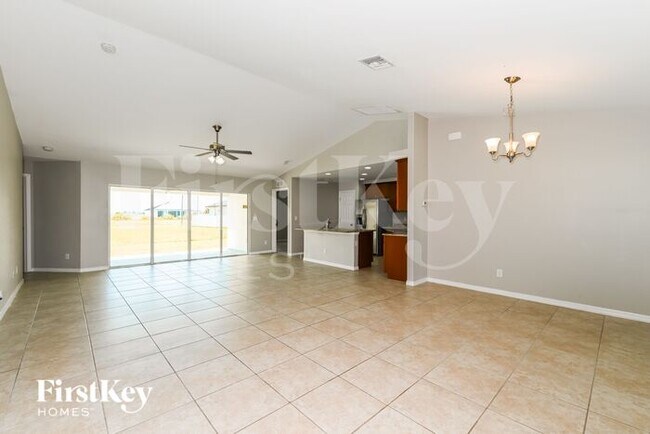 Foto del edificio - 1249 NW 33rd Pl