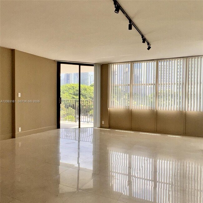 Foto del edificio - 1901 Brickell Ave