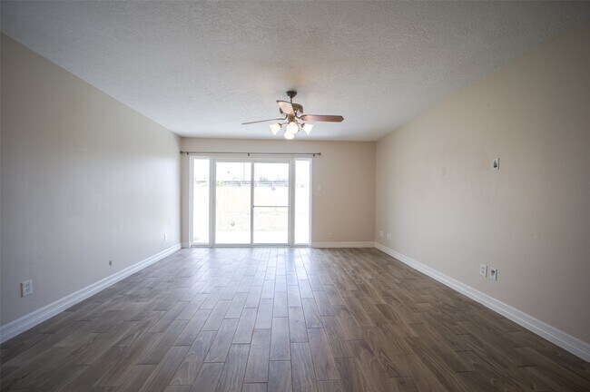 Foto del edificio - 18018 Santolina Ln