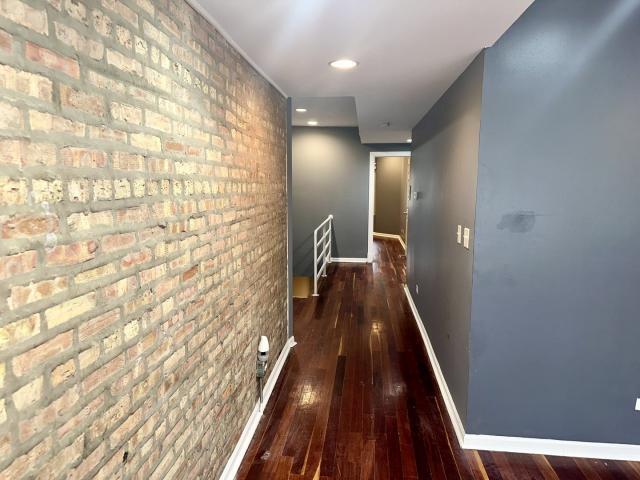Building Photo - 5 bedroom in Chicago IL 60649
