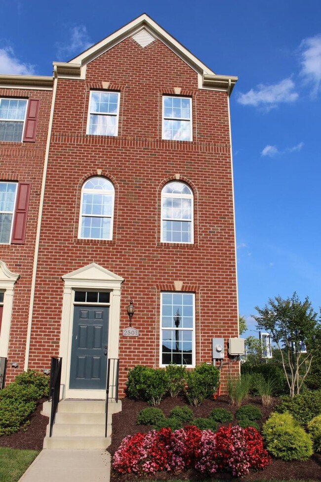 Building Photo - 2501 Hurston Ln