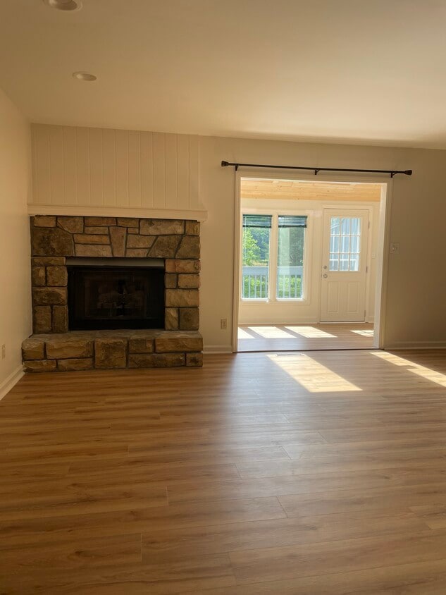 Living Room, Fireplace - 7978 Hickory Nut Gap Rd