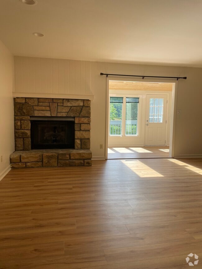 Building Photo - 7978 Hickory Nut Gap Rd