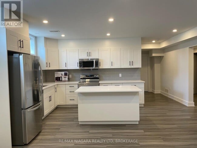Building Photo - 6484 Sam Iorfida Dr