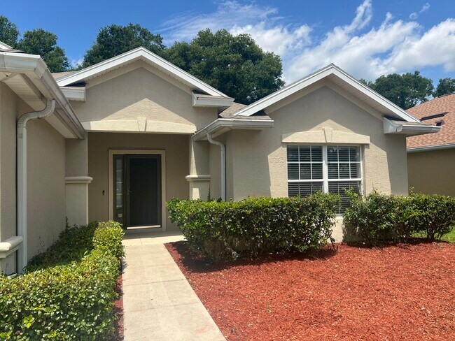 Building Photo - 4310 SW 57th Ave