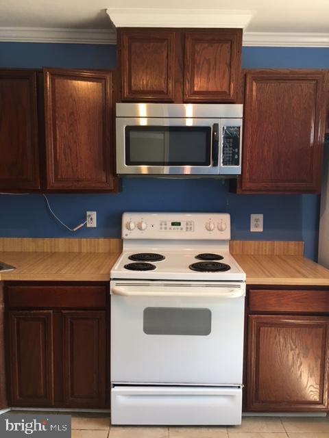 Building Photo - 2340 Hunters Square Ct