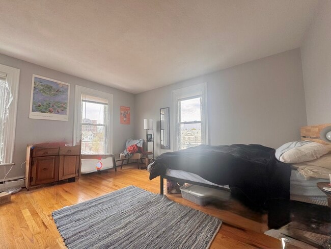 Building Photo - 6 Rice St