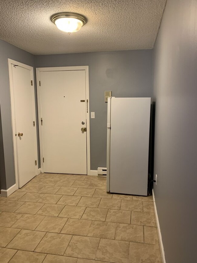 134 W Main St, Plainville, CT 06062 Room for Rent in Plainville, CT