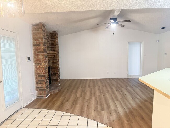 Foto del edificio - 1815 Cedarview Dr