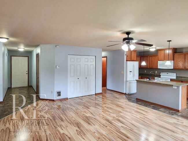 Building Photo - Beautiful Single-Story Home with Hardwood Floors, 3-Car Garage & Expansive Backyard