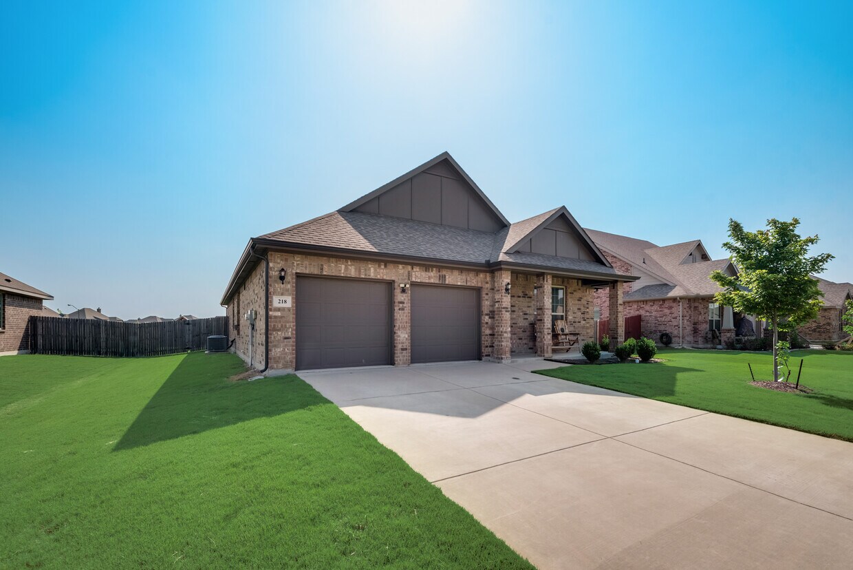 218 Bay St, Waxahachie, TX 75165 House Rental in Waxahachie, TX