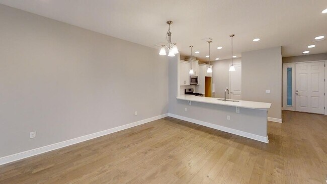 Foto del edificio - 3 bedroom Loren Cove Unit with Access to Addison Village Amenities!!