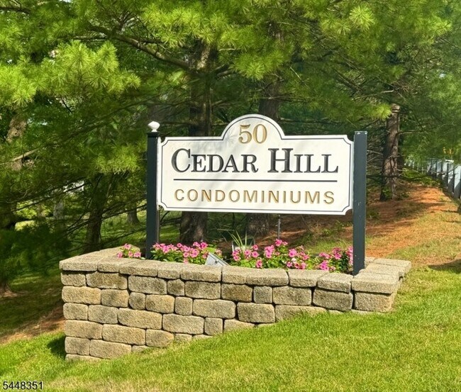 Foto del edificio - 50 W Lindsley Rd