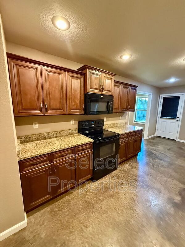 Building Photo - 206 S Bernis St