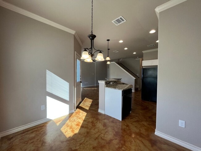 Building Photo - Town home for rent