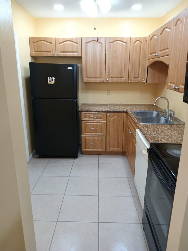 Foto del edificio - 632 NW 13th St