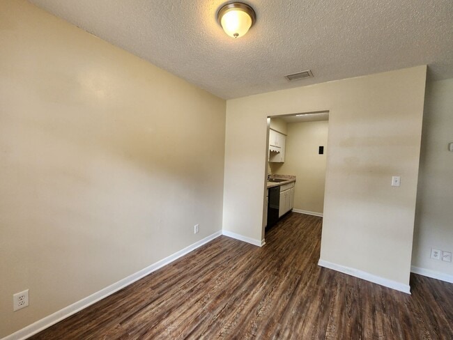 Building Photo - Coming Soon -2 Bedroom 1 Bath -Duplex Lake City